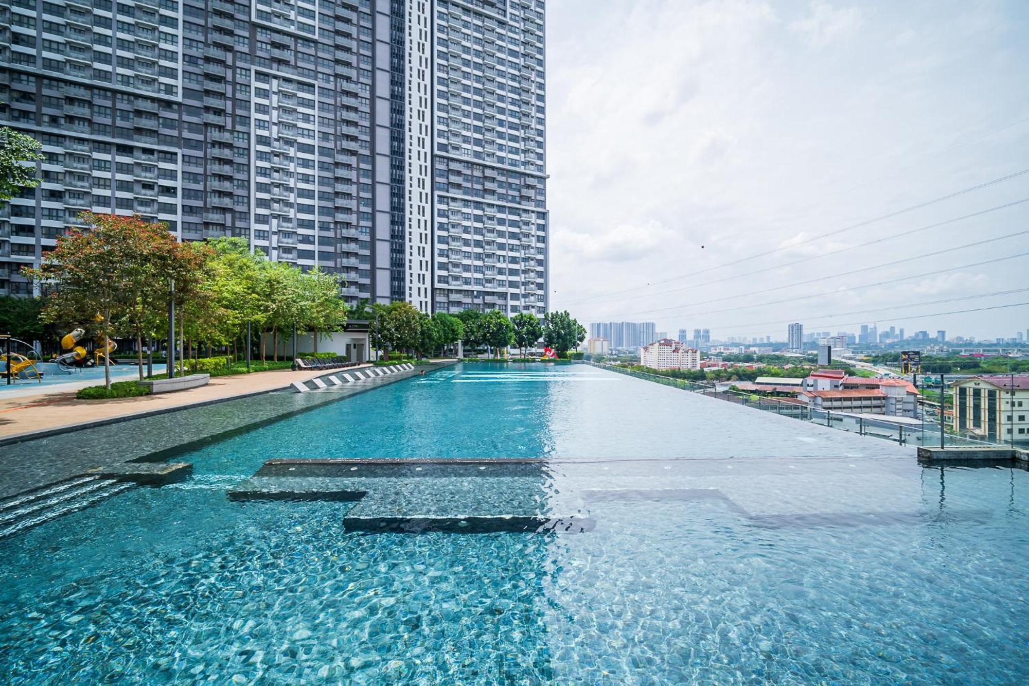 M Vertica Near Sunway Velocity By Gl Staycation Pangsapuri Kuala Lumpur